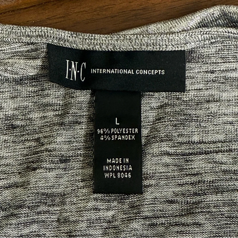 NWT INC Silver Metallic V-Neck Short Sleeve Top Shimmer Stretchy Large - Picture 5 of 9